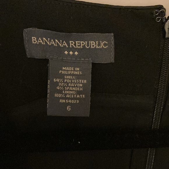 Banana Republic LBD With Piping and Cap Sleeve Black 6 - Picture 2 of 10